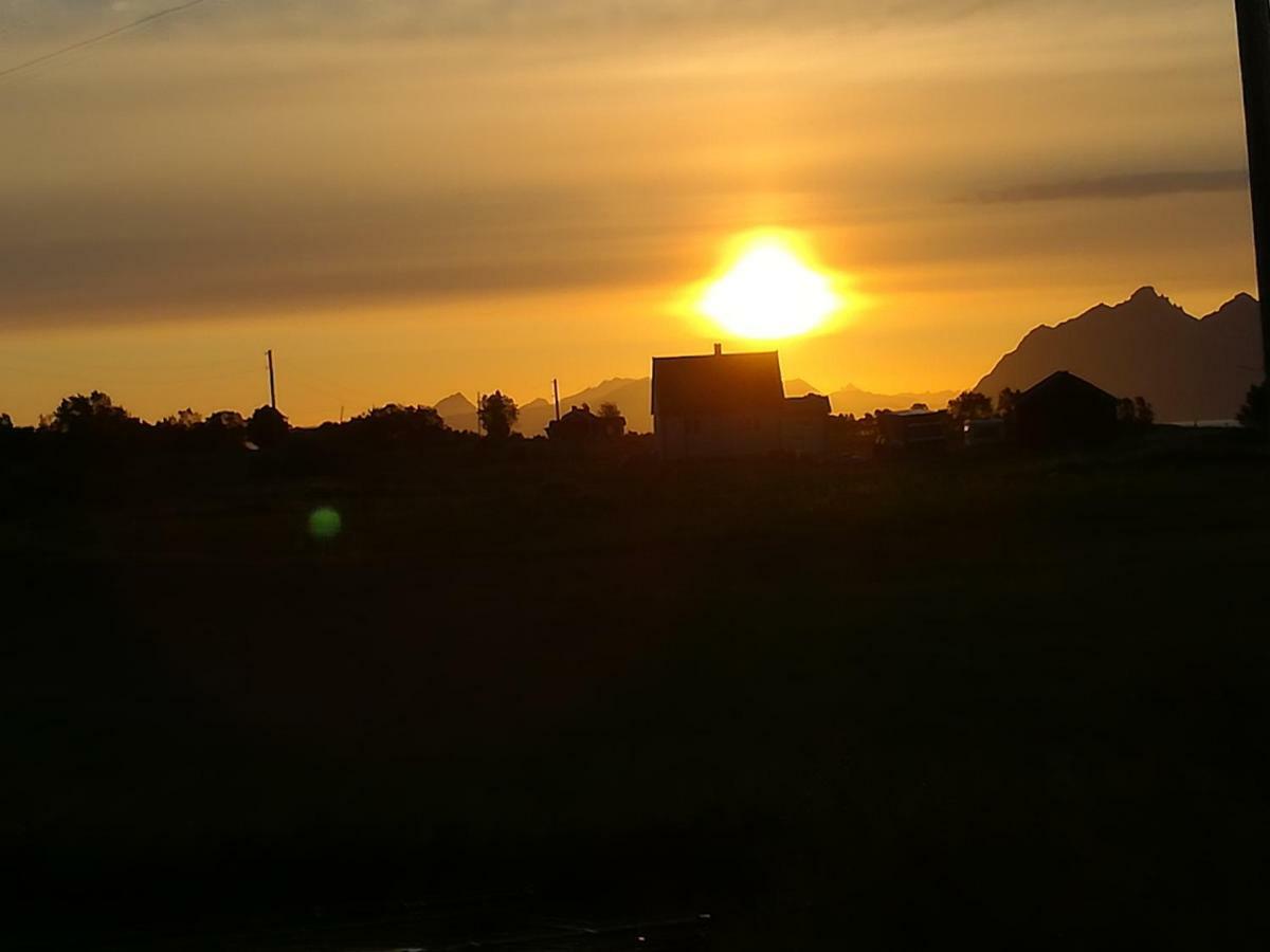 Midnattsolveien 3158,Sommarhusstrand Laukvik Lofoten Norway Екстериор снимка